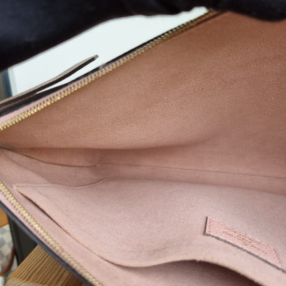 Louis Vuitton Daily Pouch Monogram 2022 Size 30x21