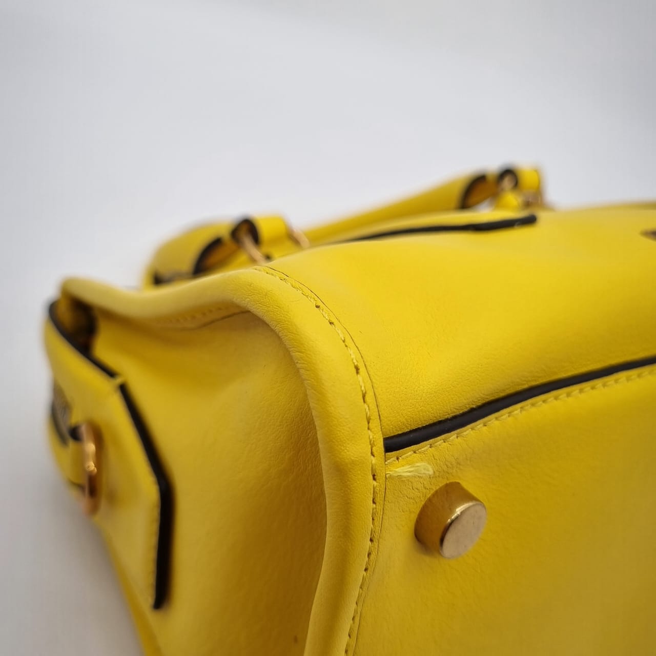 Aigner Etienne Crossbody Bag Yellow Size 24x12x17