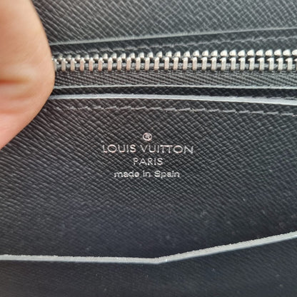 Louis Vuitton Monogram Eclipse Pochette Volga Black 2017 Size 23x14