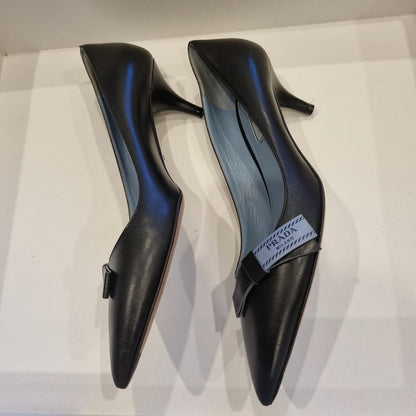 Prada Bow  Blue Black Grained Size 39/27 Dari Ujung