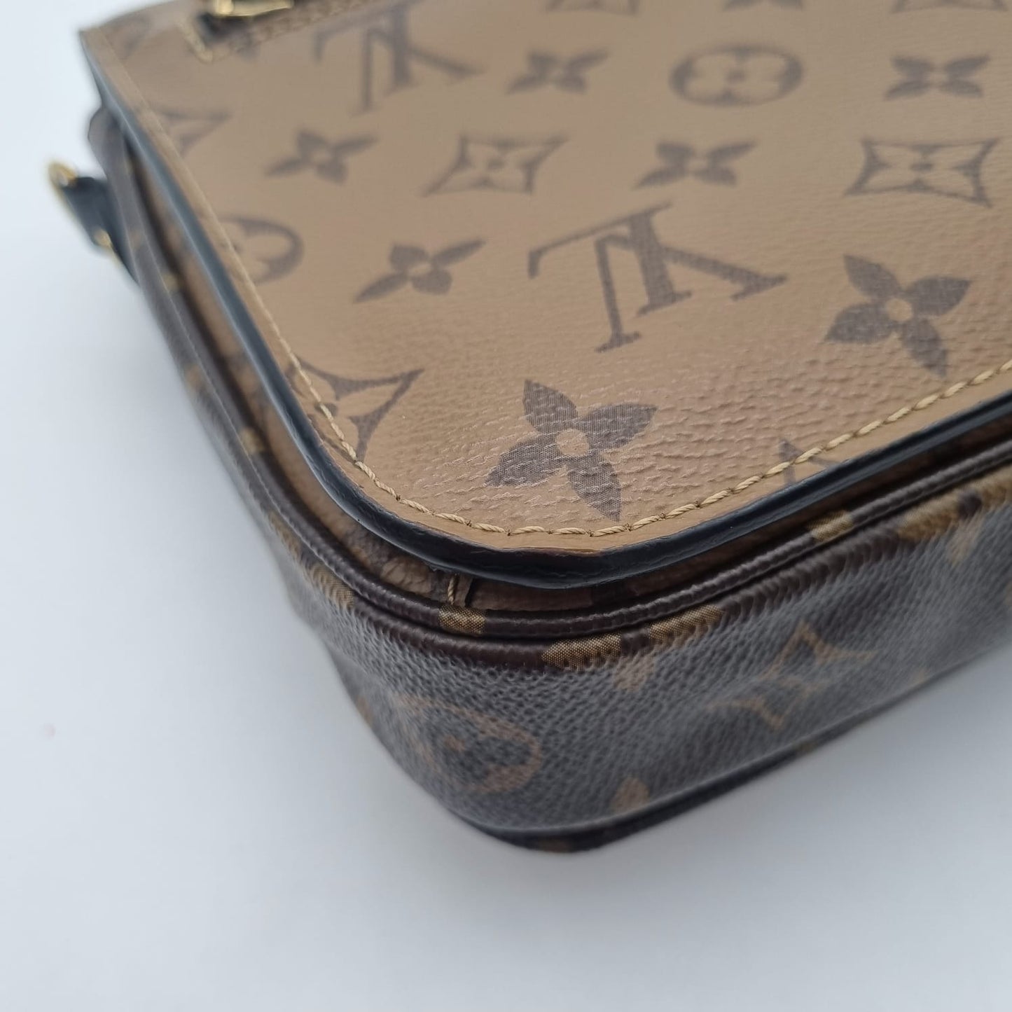 Louis Vuitton Metis Reverse Monogam 2019 Size 24x9x19