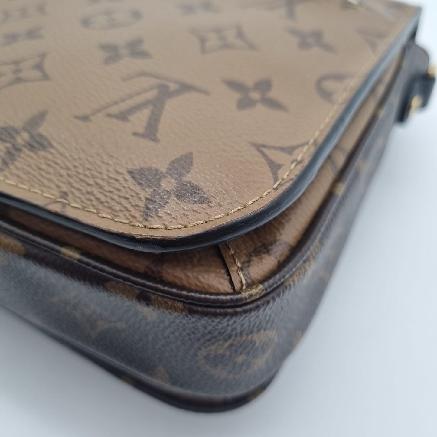 Louis Vuitton Metis Reverse Monogam 2019 Size 24x9x19