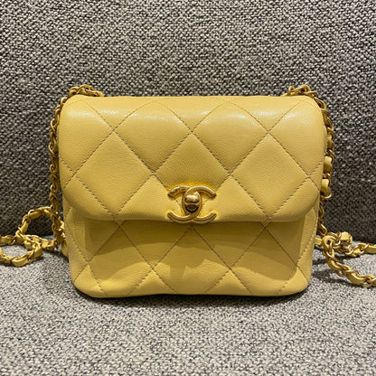 Chanel 22P Seasonal Square Mini In Light Yellow Caviar GHW CHIP Size 17x7x13