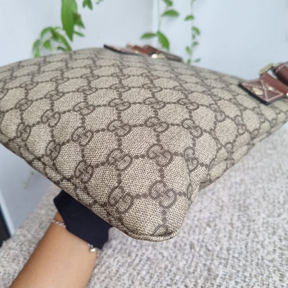 Gucci GG Supreme Messenger Bag Size 23x25
