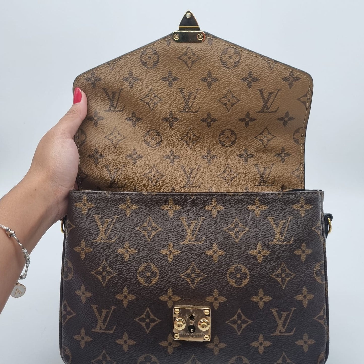 Louis Vuitton Metis Reverse Monogam 2019 Size 24x9x19