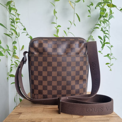 Louis Vuitton Trotteur Damier Ebene 2011 Size 20x7x25