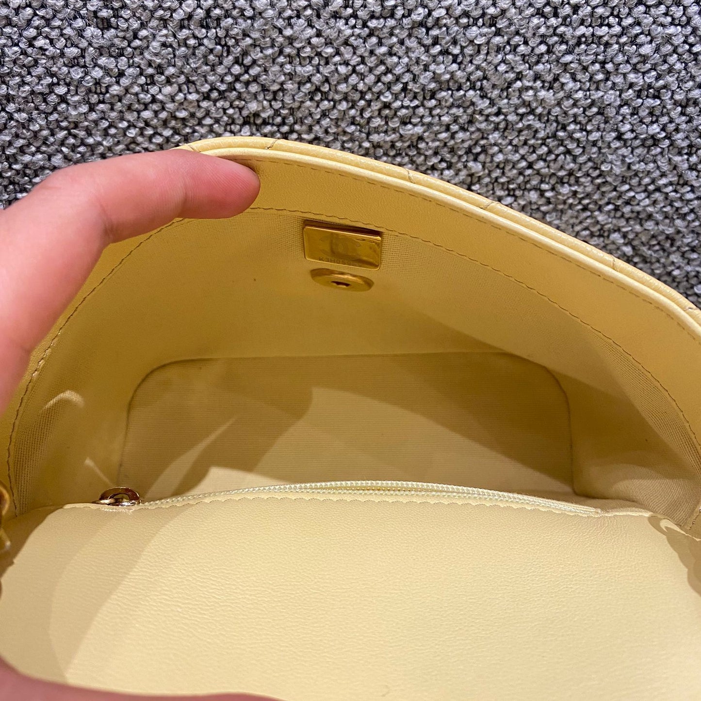 Chanel 22P Seasonal Square Mini In Light Yellow Caviar GHW CHIP Size 17x7x13