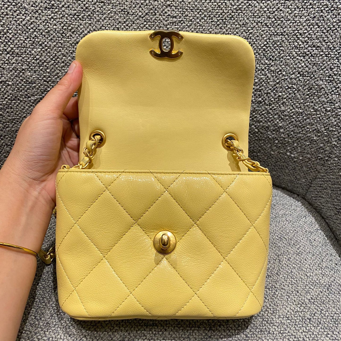 Chanel 22P Seasonal Square Mini In Light Yellow Caviar GHW CHIP Size 17x7x13