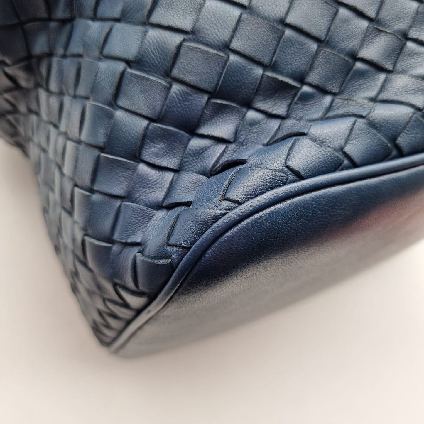 Bottega Veneta Intrecciato Bucket Bag Navy Size 24x15x23