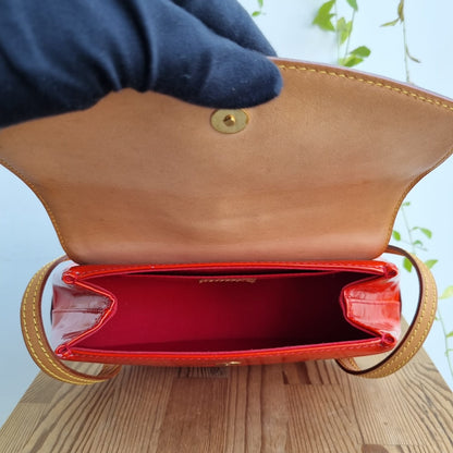 Louis Vuitton Vernish Biscayne Bay PM Shoulder Bag Red 2004 Size 31x8x18