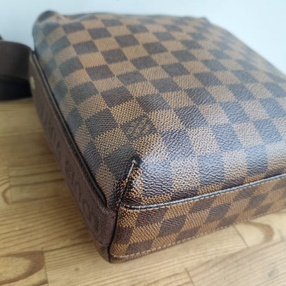 Louis Vuitton Trotteur Damier Ebene 2011 Size 20x7x25