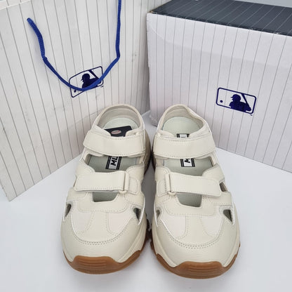 MLB New York Yankees Bigball Chunky Slop Beige Size 42/27