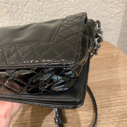 Chanel Boy Patent Leather Black #18 Size 25x7x15