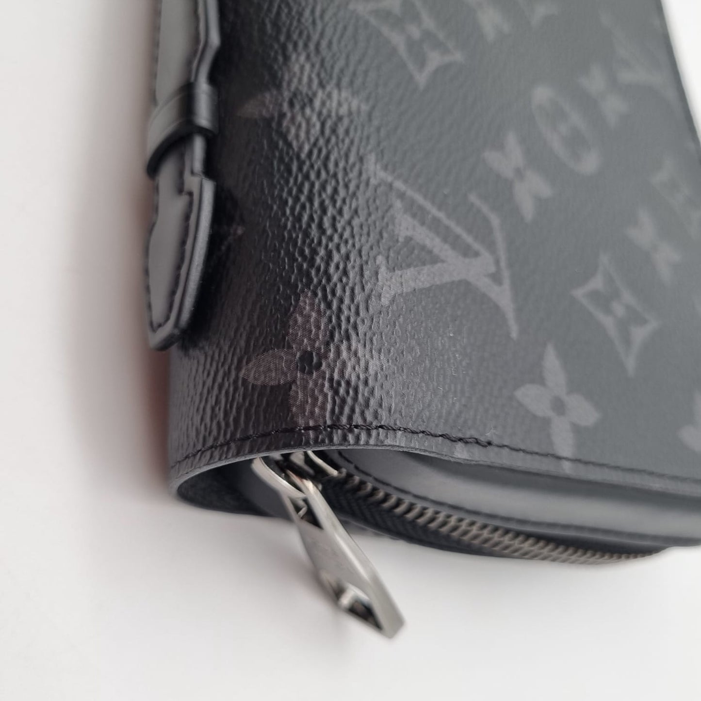 Louis Vuitton Monogram Eclipse Pochette Volga Black 2017 Size 23x14