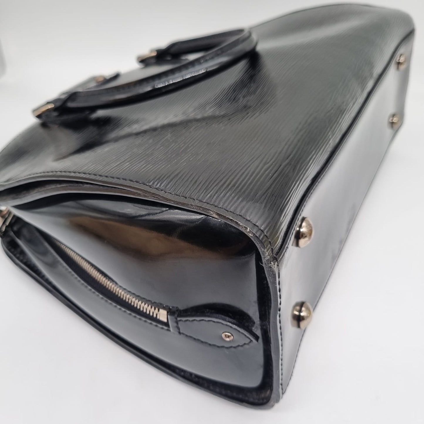 Louis Vuitton Pont Neuf Epi Leather Black 2011 Size 38x13x25