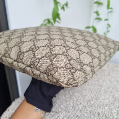 Gucci GG Supreme Messenger Bag Size 23x25