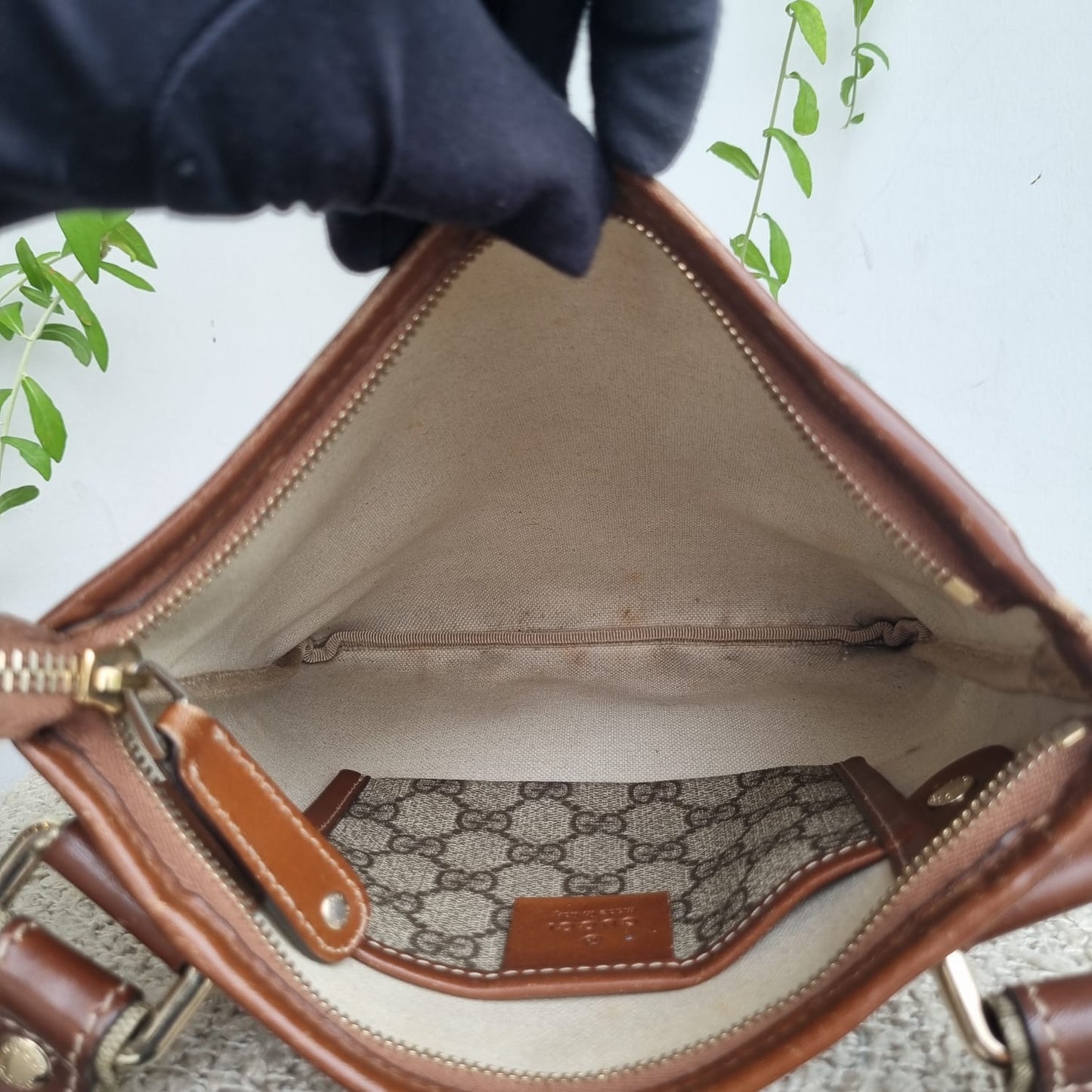 Gucci GG Supreme Messenger Bag Size 23x25
