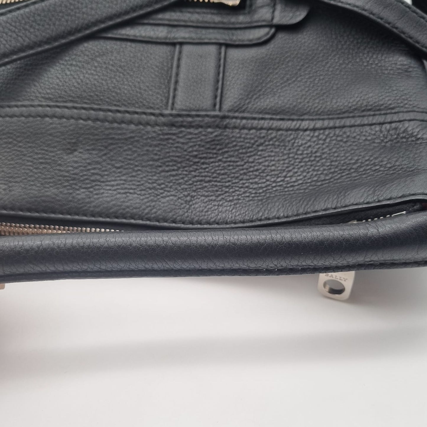 Bally Shoulder Bag Selling Leather Black Size 39x3x39