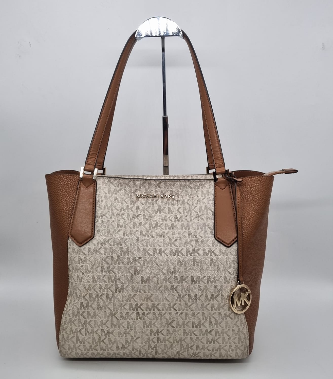 Michael Kors Kimberly Signature Shoulder Totebag Ivory Brown Size 28x16x28