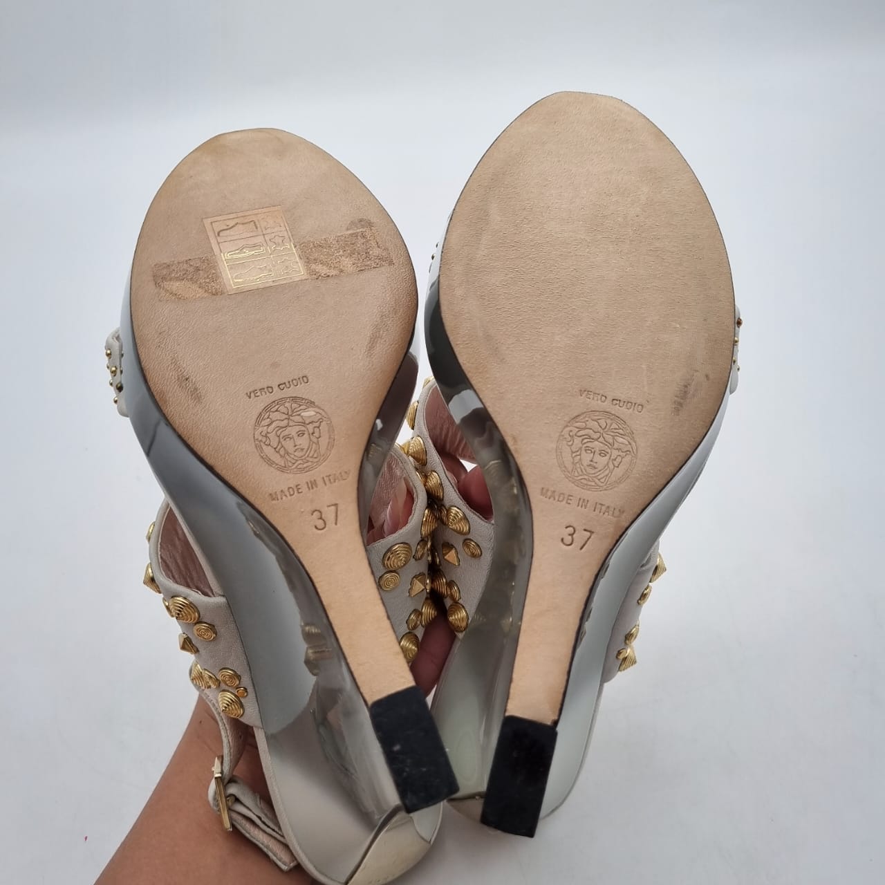 Versace Andalo Nappa Brochie Wedges Anci Oro Size 37/24