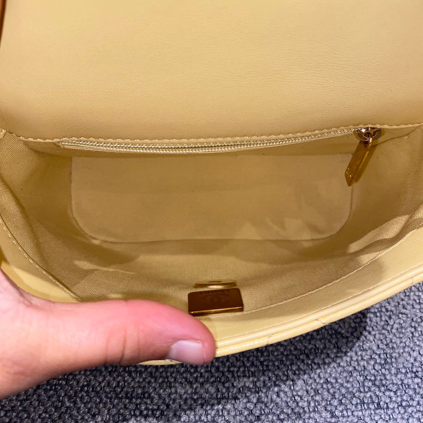 Chanel 22P Seasonal Square Mini In Light Yellow Caviar GHW CHIP Size 17x7x13