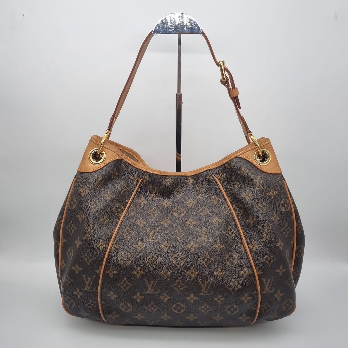 Louis Vuitton Galliera Monogram 2009 Size 37x11x29