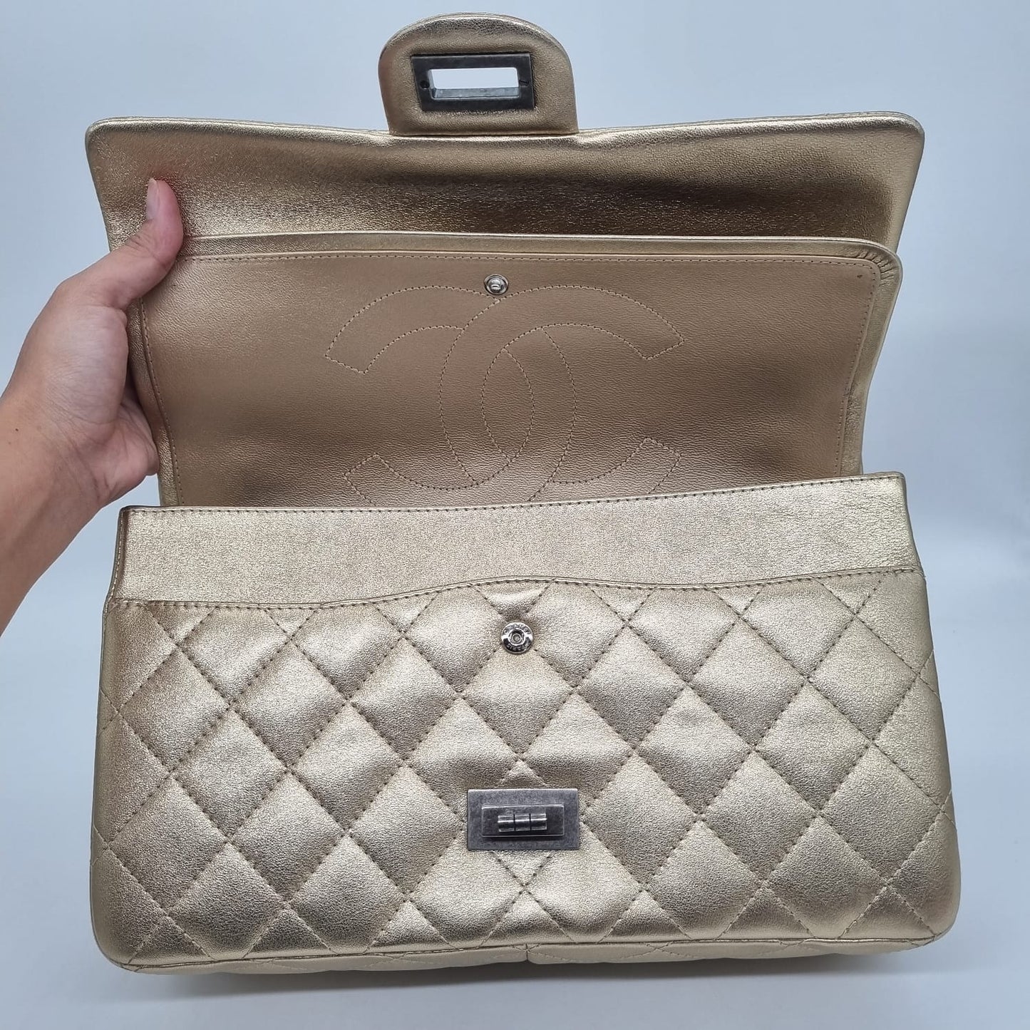 Chanel Reissue Gold Metallic SHW #19 Size 31x10x19