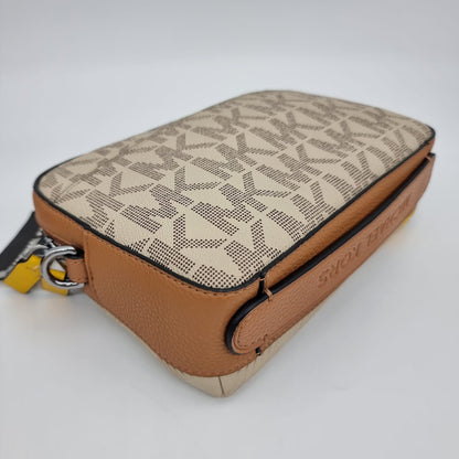 Michael Kors Cooper Utility Chino Size 25x7x18
