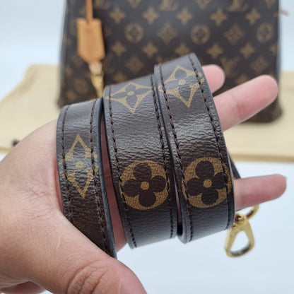 Louis Vuitton Montaigne MM Monogram 2016 Size 29x11x22