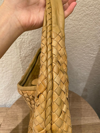Bottega Veneta Hobo Medium Beige Size 45x30