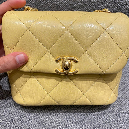 Chanel 22P Seasonal Square Mini In Light Yellow Caviar GHW CHIP Size 17x7x13