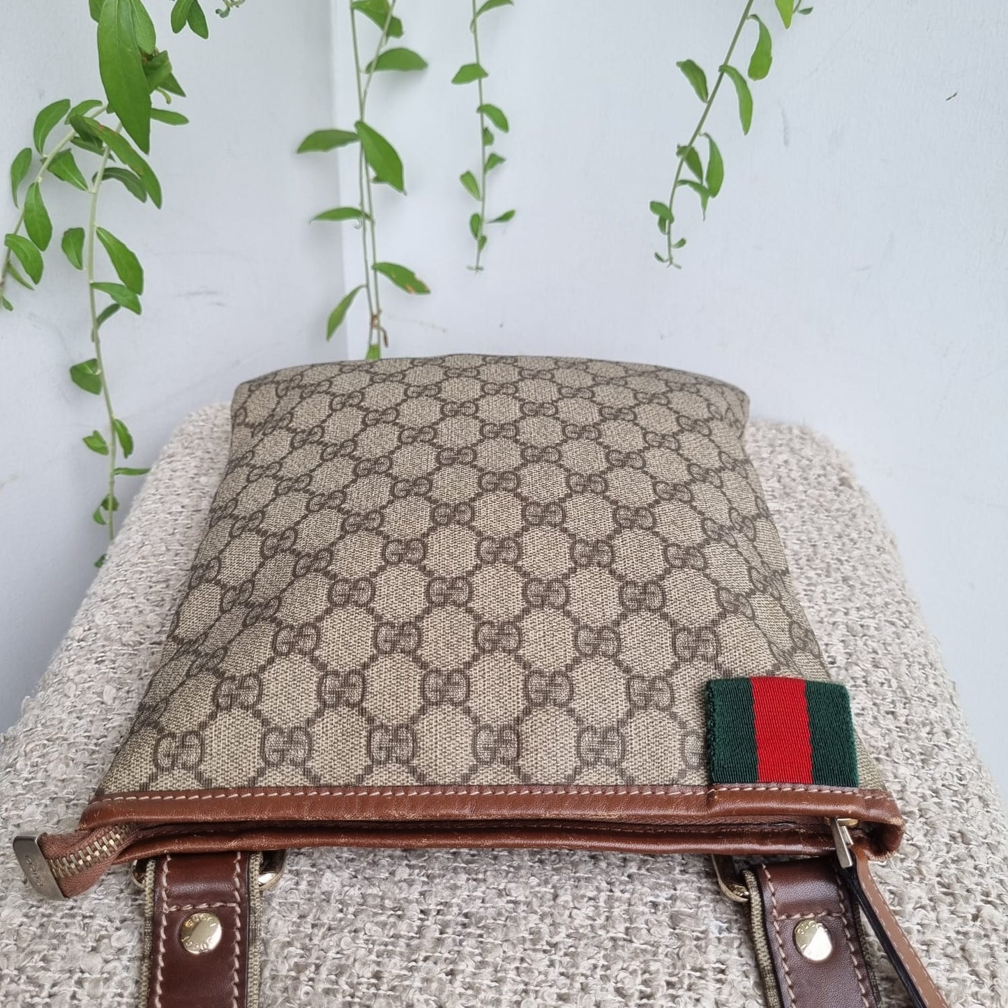 Gucci GG Supreme Messenger Bag Size 23x25