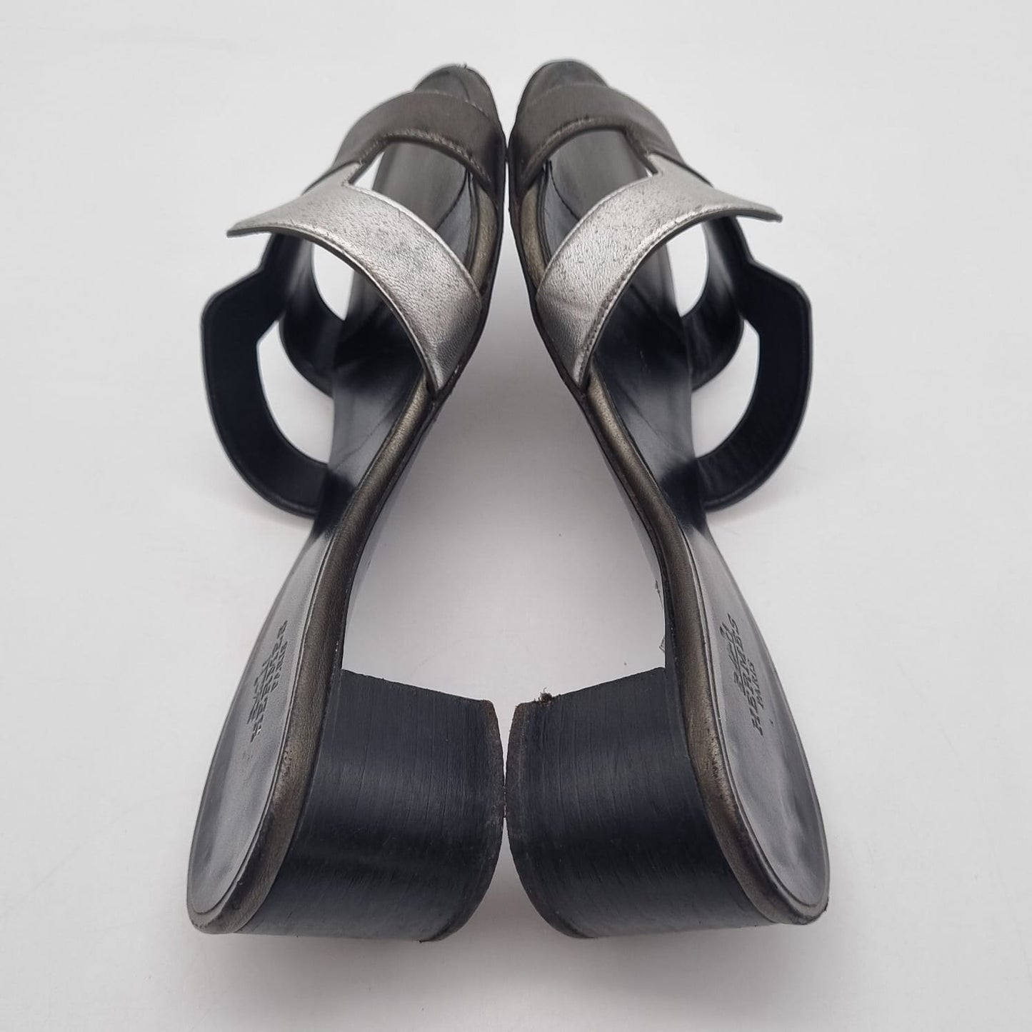 Hermes Oasis Metallic Black Sandal Size 37/24