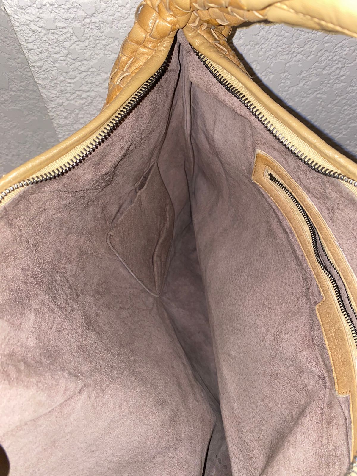 Bottega Veneta Hobo Medium Beige Size 45x30
