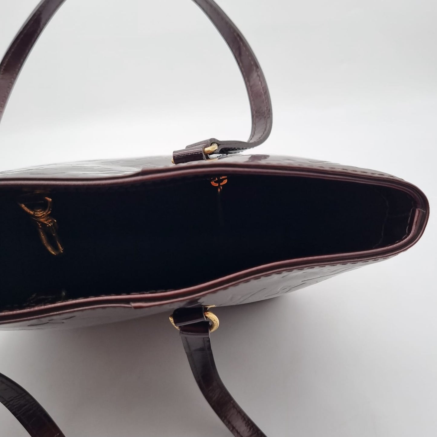 Louis Vuitton Avalon PM Monogram Vernis Red Wine 2012 Size 24x11x24