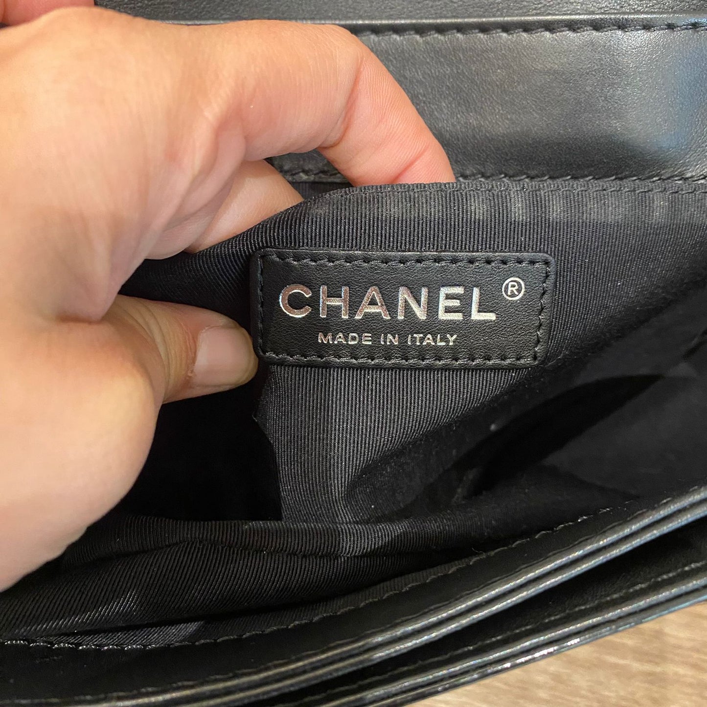 Chanel Boy Patent Leather Black #18 Size 25x7x15
